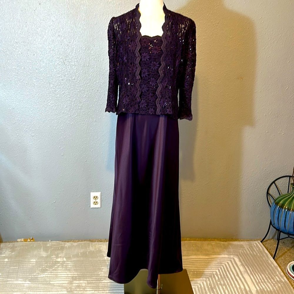 Alex evening lace & satin gown with 3/4 sleeve and scalloped lace jacket size 6
